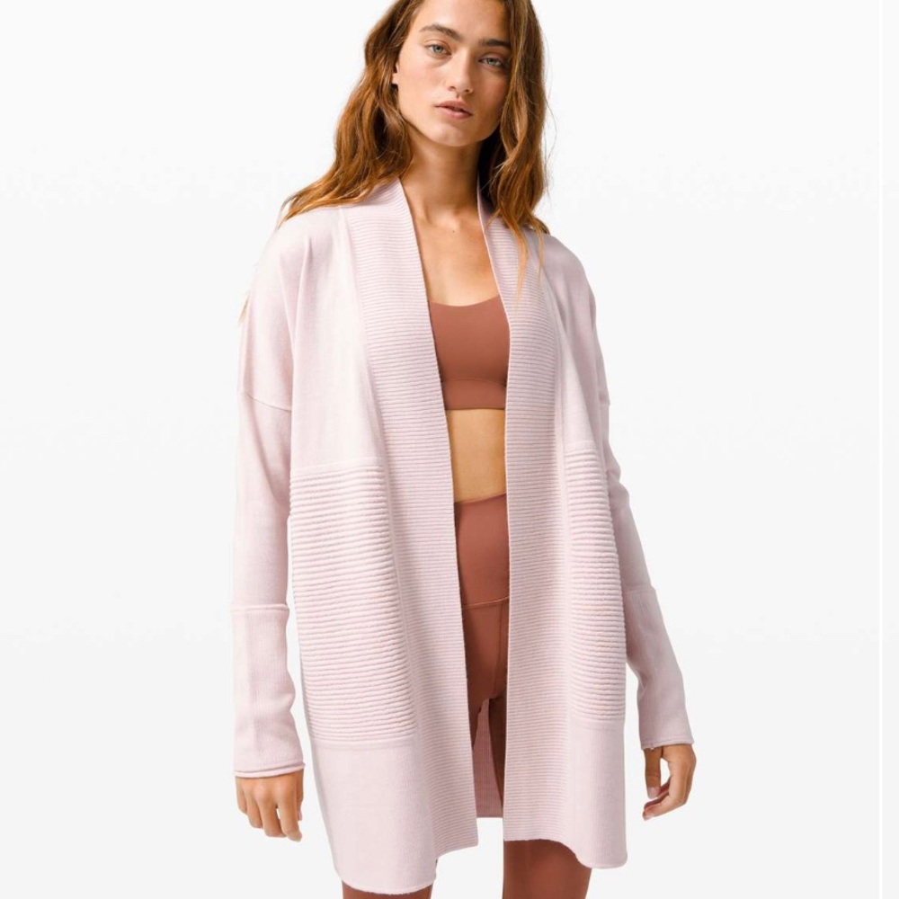 Lululemon Sit In Lotus Wrap II
Feather Pink (Size 6)
